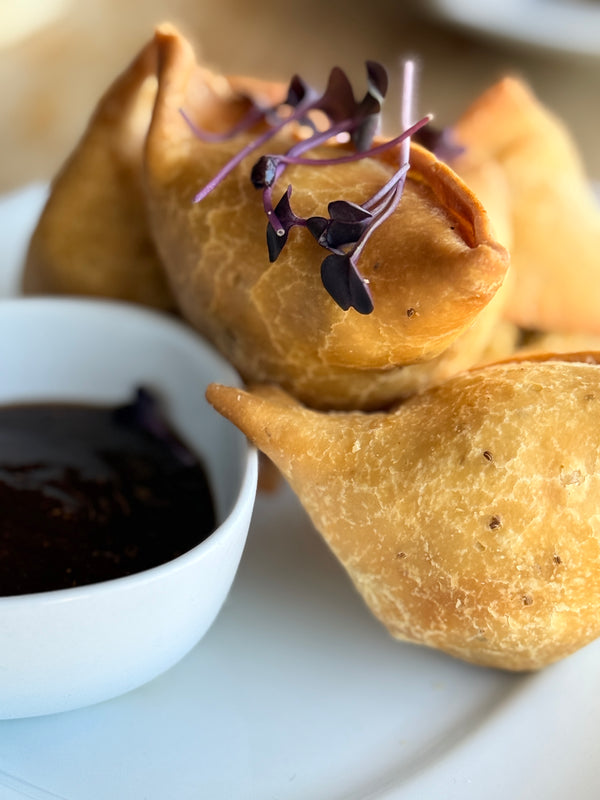 Vegetarian Samosa with Tamarind Sauce (V)