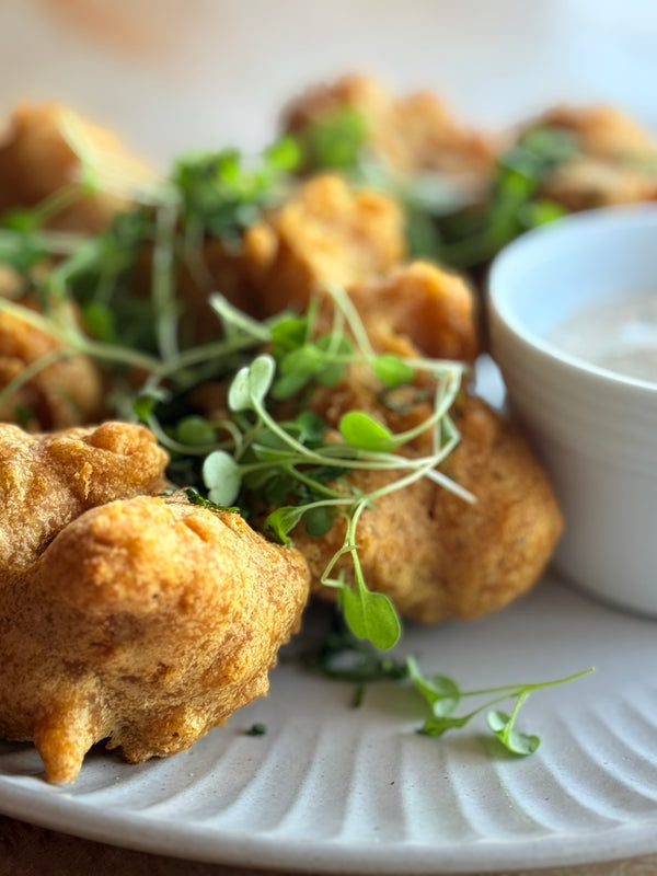 Vegetable Pakora with Yoghurt Mint Sauce (V)