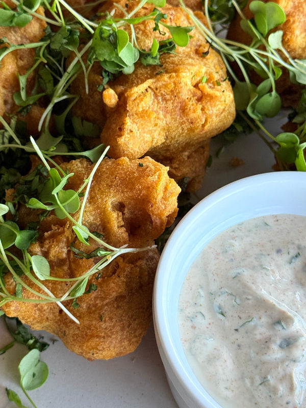 Vegetable Pakora with Yoghurt Mint Sauce (V)